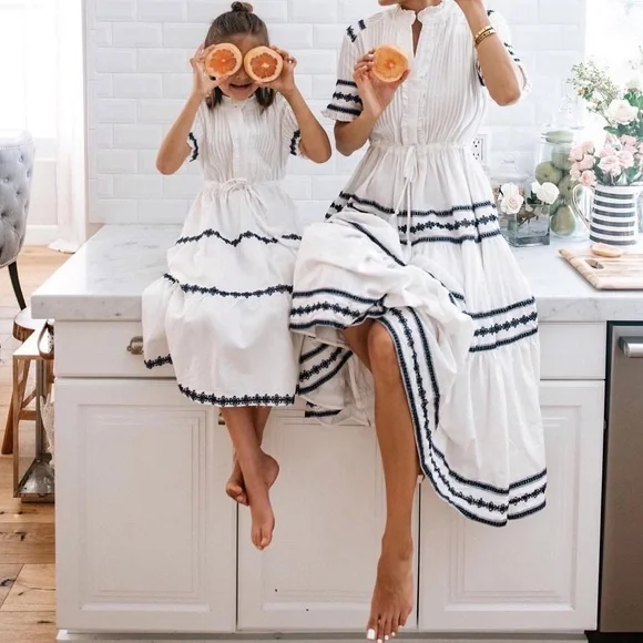 Ivy City Co White Dress with Navy Accents - Picture 4 of 11